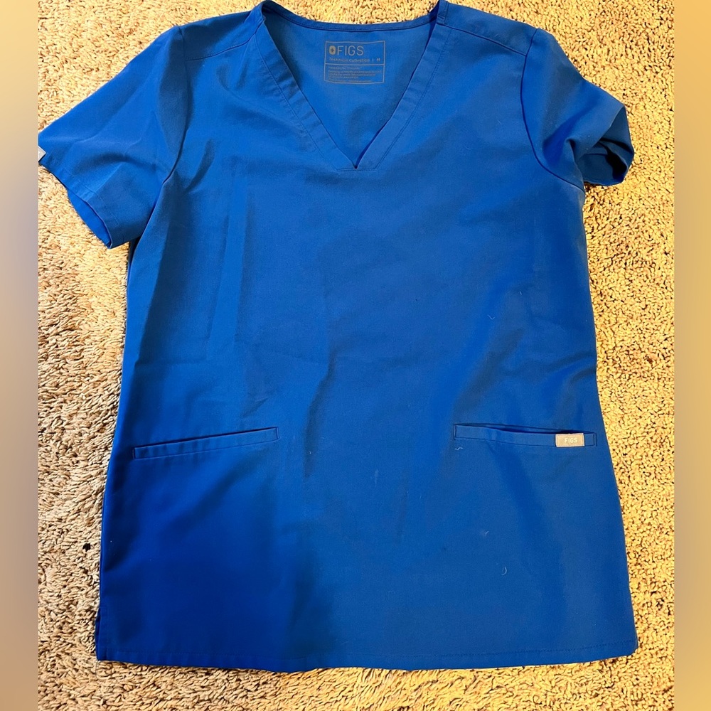 FIGS scrub top